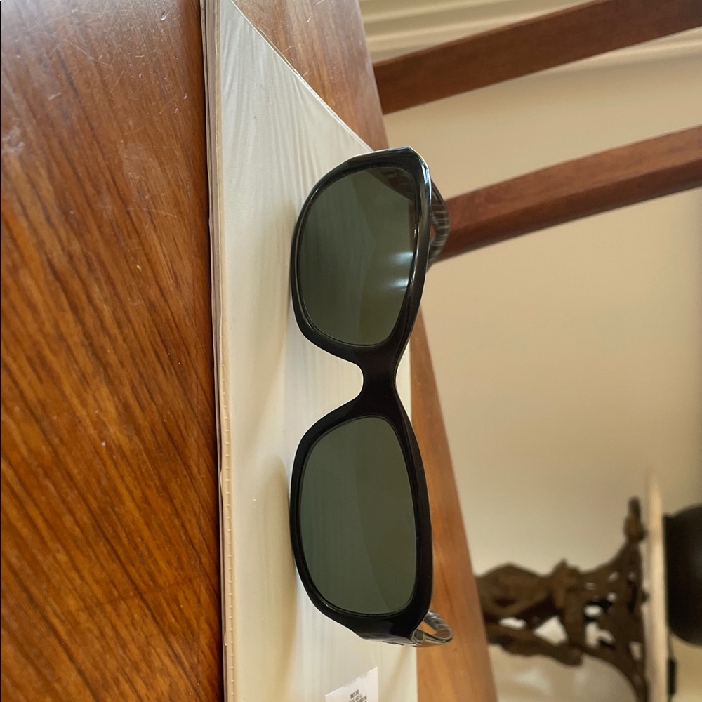 Serengeti Carolyn Sunglasses – Polarized, Italian Made, Timeless Style